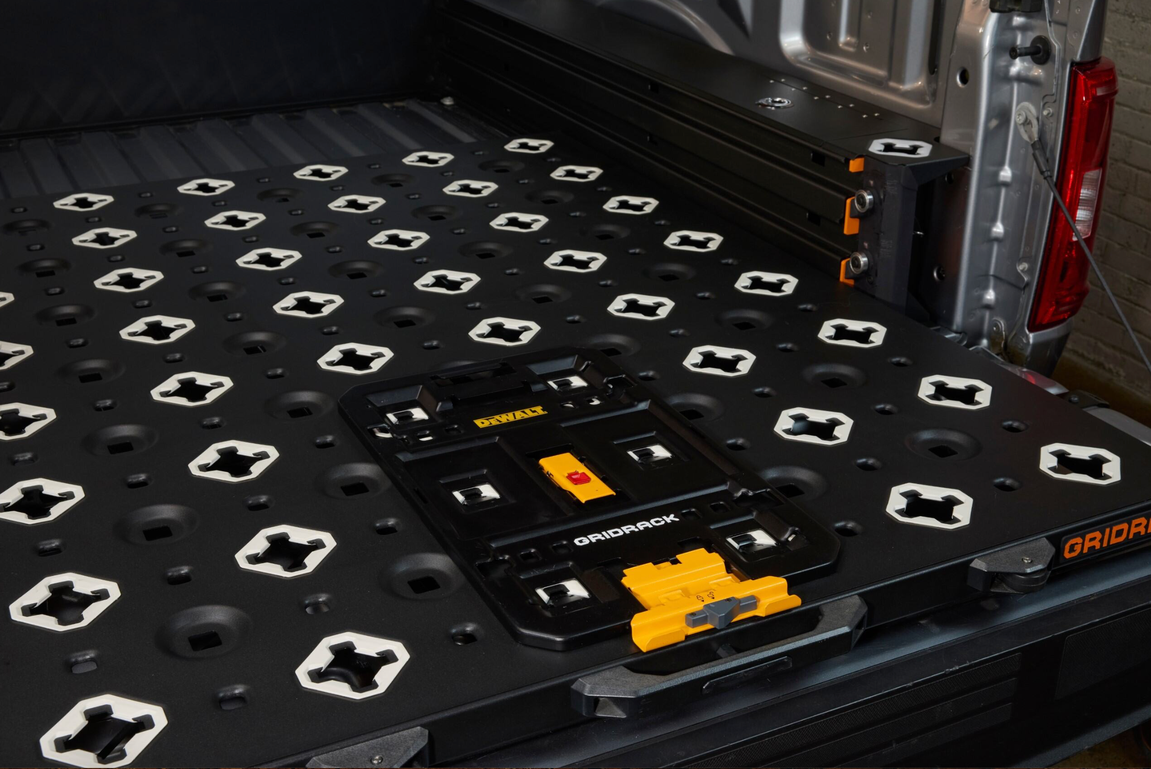 DEWALT® TOUGHSYSTEM® 2.0 and DXL™ FitKit
