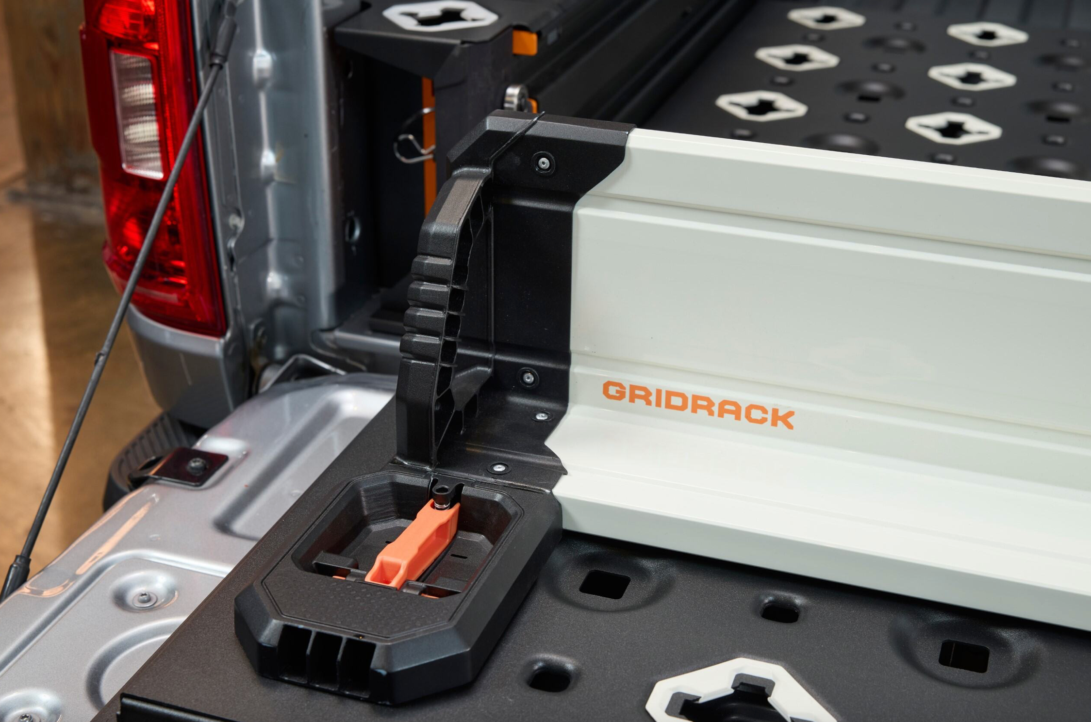 GRIDRACK™ 2-in-1 Bed Divider and Shelf