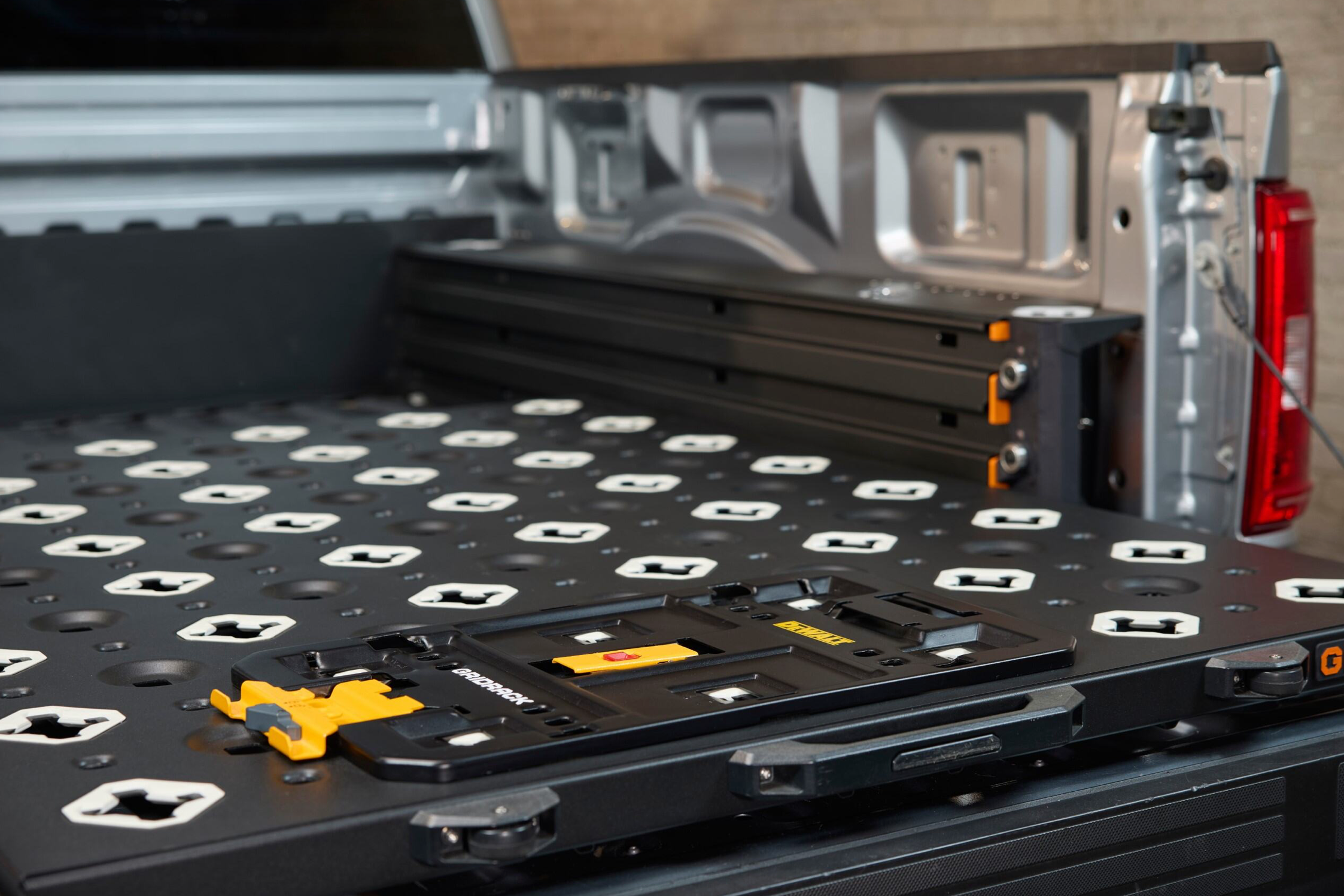 DEWALT® TOUGHSYSTEM® 2.0 and DXL™ FitKit