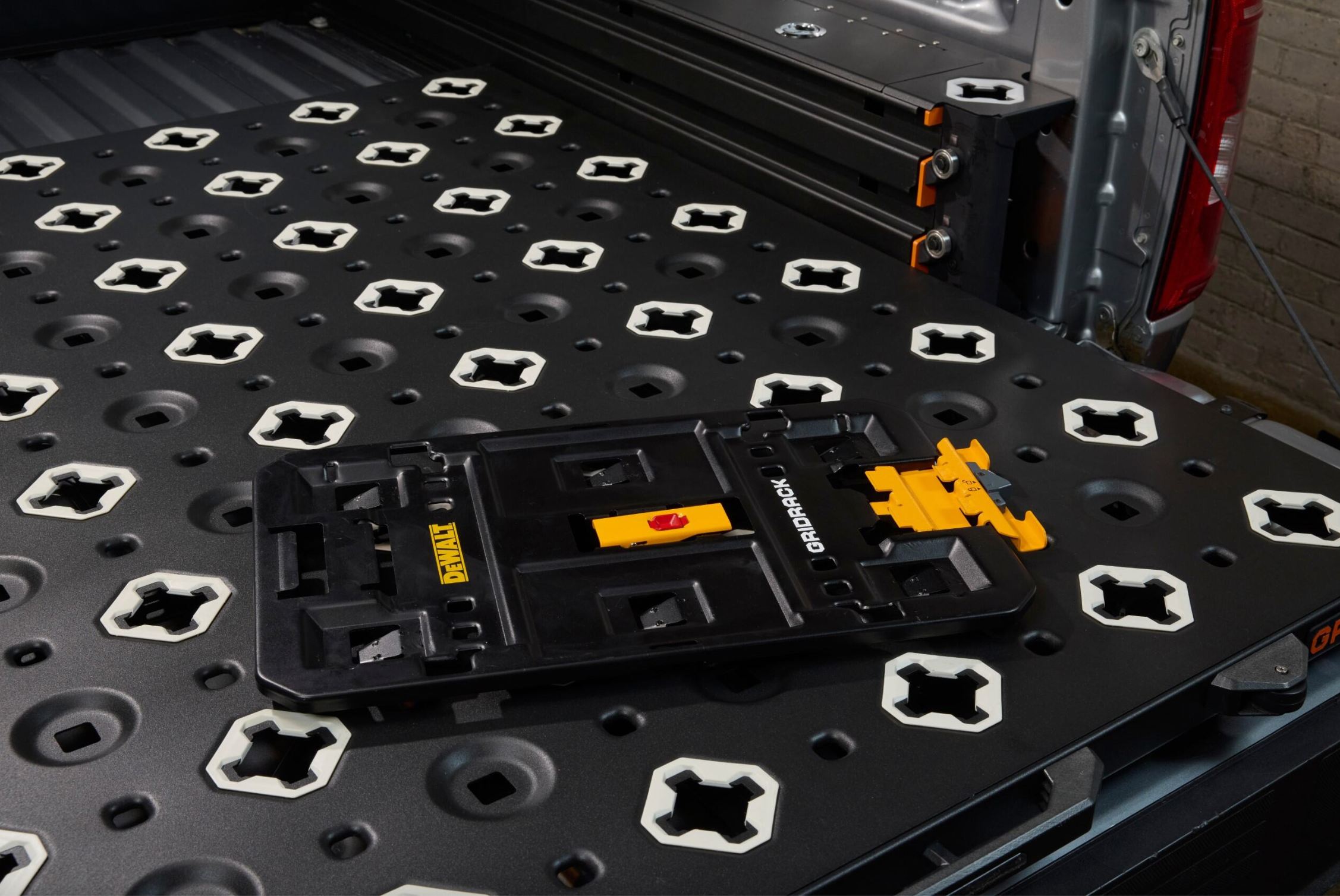 DEWALT® TOUGHSYSTEM® 2.0 and DXL™ FitKit