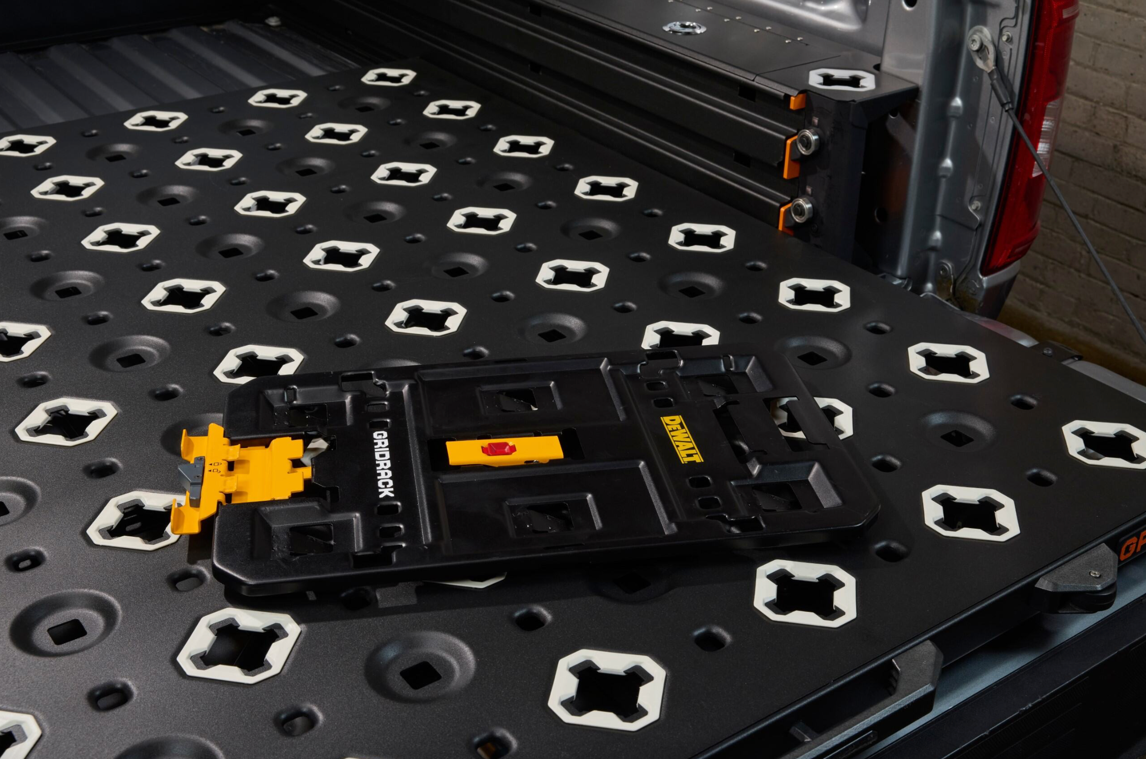 DEWALT® TOUGHSYSTEM® 2.0 and DXL™ FitKit